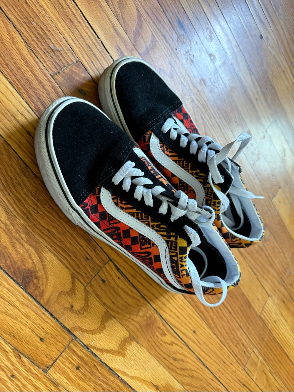 Vans: old skool logo flame